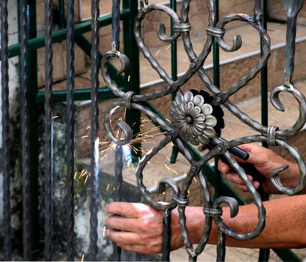 Get Professional Wrought Iron Gate Repair